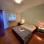 Apartamento Holiday Home Prvic Sepurine *