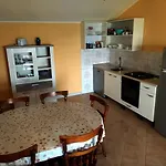 Holiday Home Prvic Sepurine Apartamento Prvic Sepurine