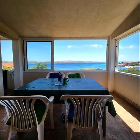 Apartment Holiday Home Prvic Sepurine *