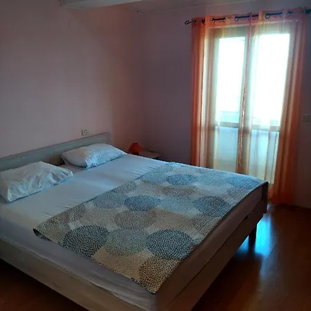 Apartment Holiday Home Prvic Sepurine *