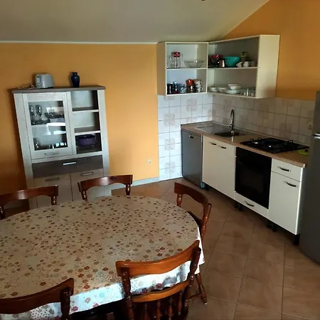 Holiday Home Prvic Sepurine Apartment Prvic Sepurine