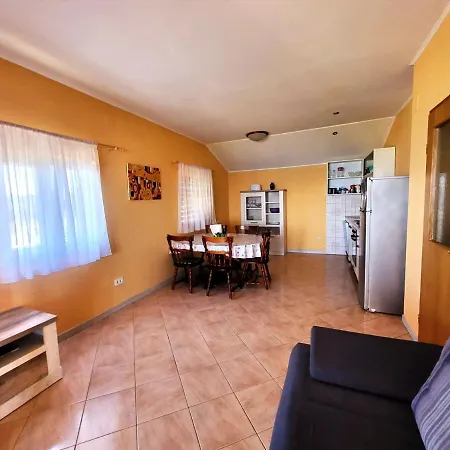 Holiday Home Prvic Sepurine Appartement