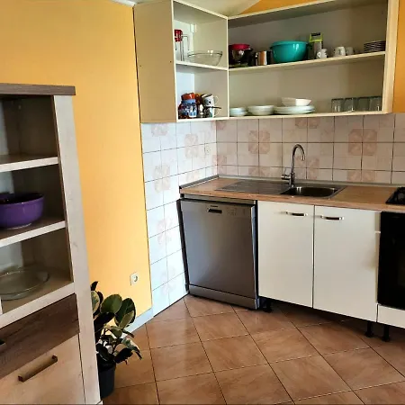 Holiday Home Prvic Sepurine Apartment Prvic Sepurine