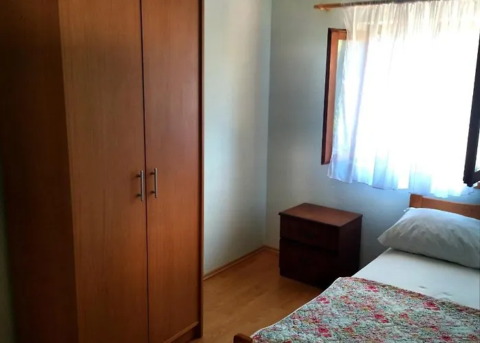 Apartment Holiday Home Prvic Sepurine Prvic Sepurine