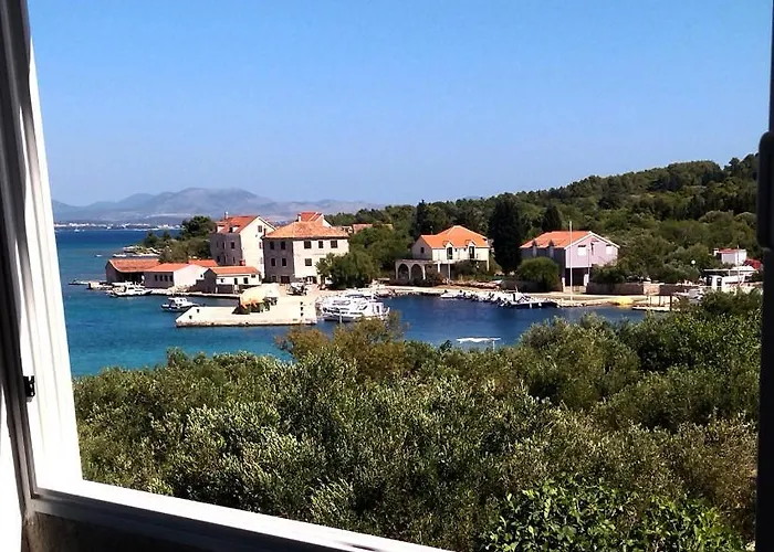 Holiday Home Prvic Sepurine Apartment