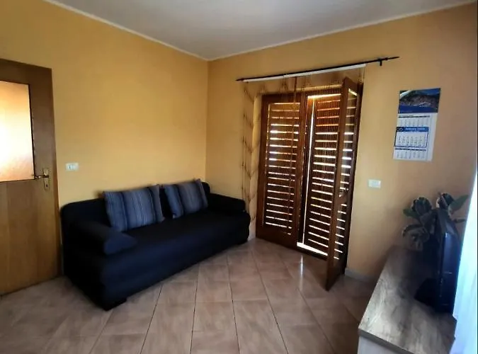 Holiday Home Prvic Sepurine * פרוויץ' שפורינה